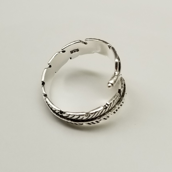 Adjustable Feather Shaped Silver Ring - Picture 6 of 8